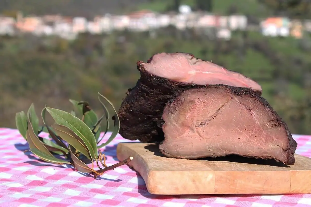 Carne DECO su tagliere Carne DECO su tagliere